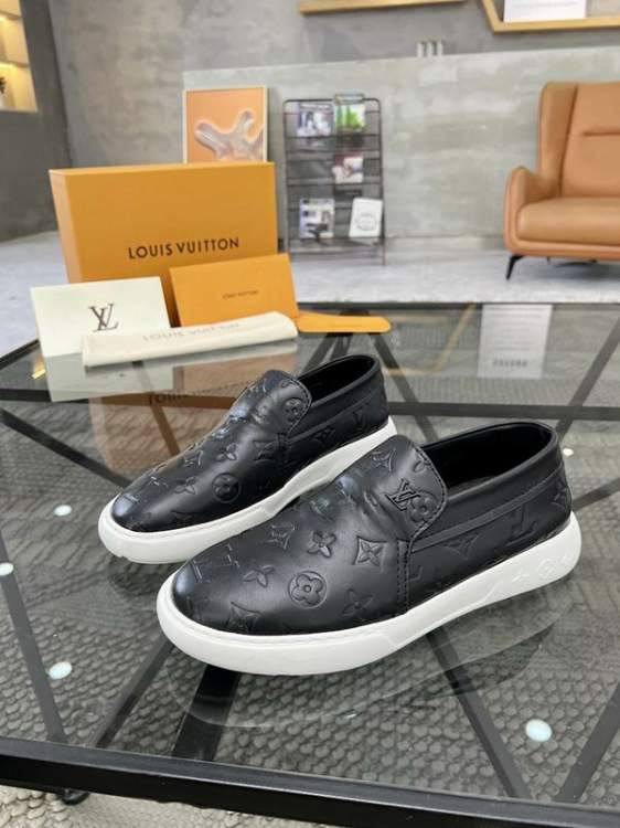Picture of Louis Vuitton Shoes _SKULVsz39-45jyq120216115